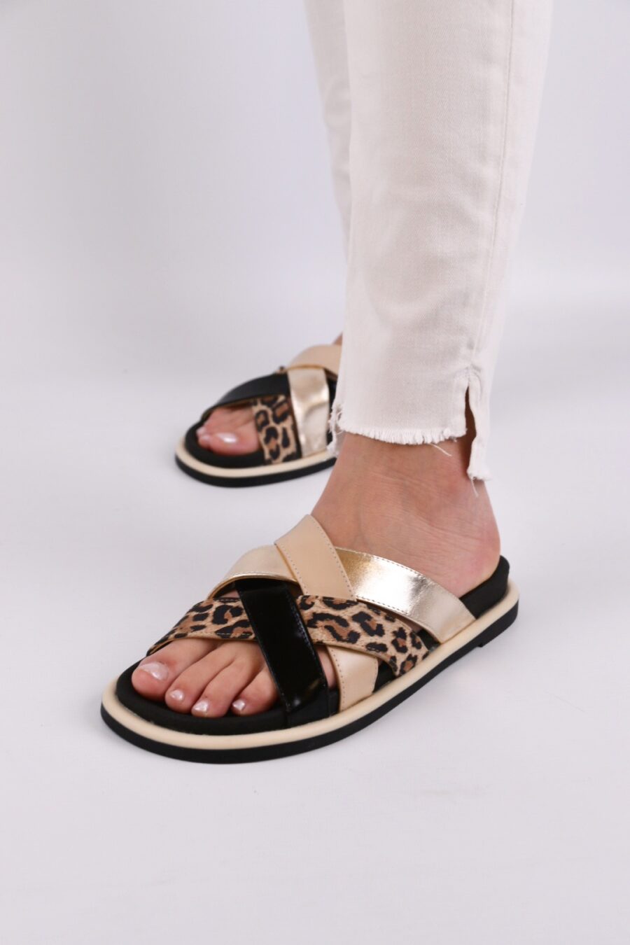 Sandalias Alli negra y print