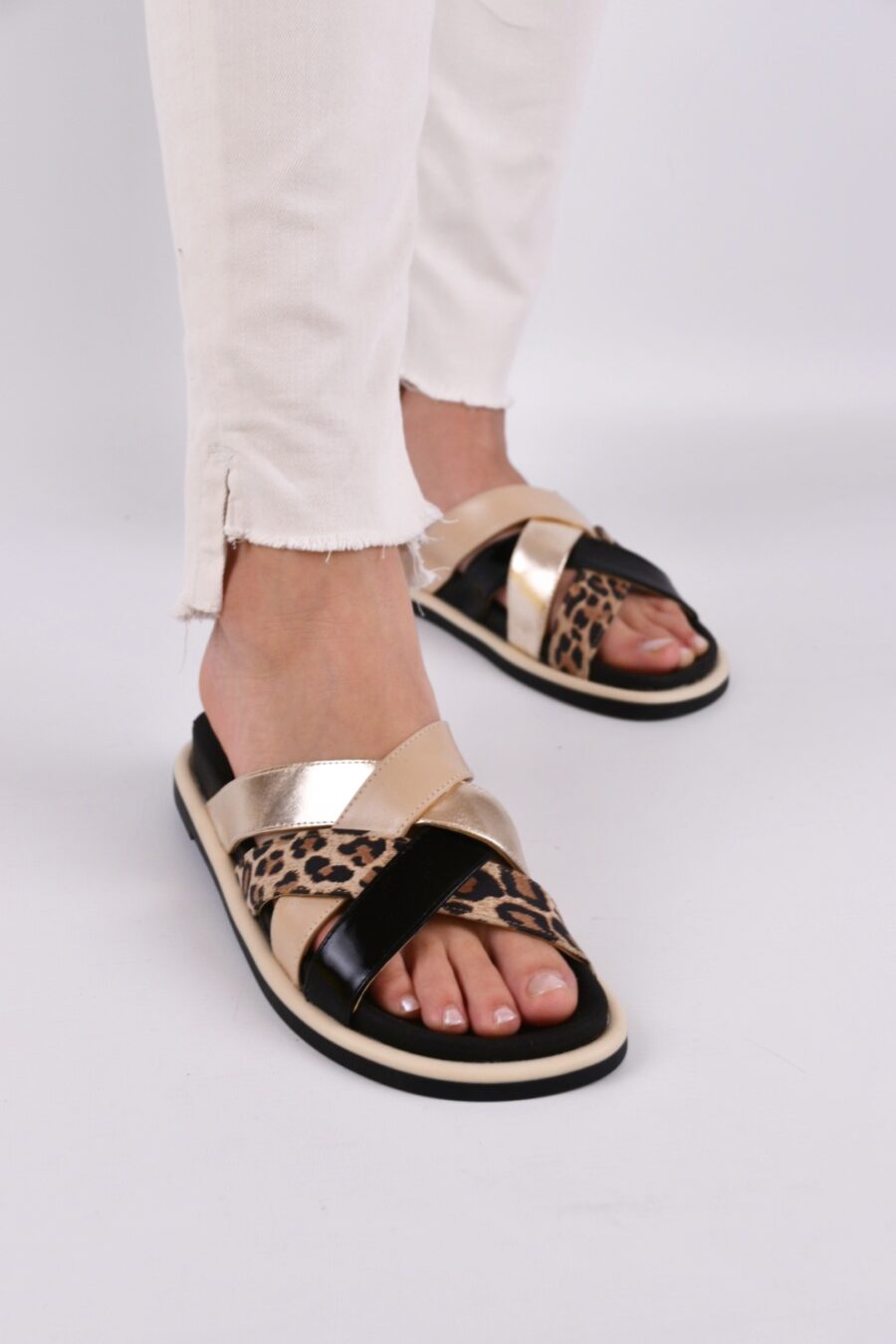 Sandalias Alli negra y print