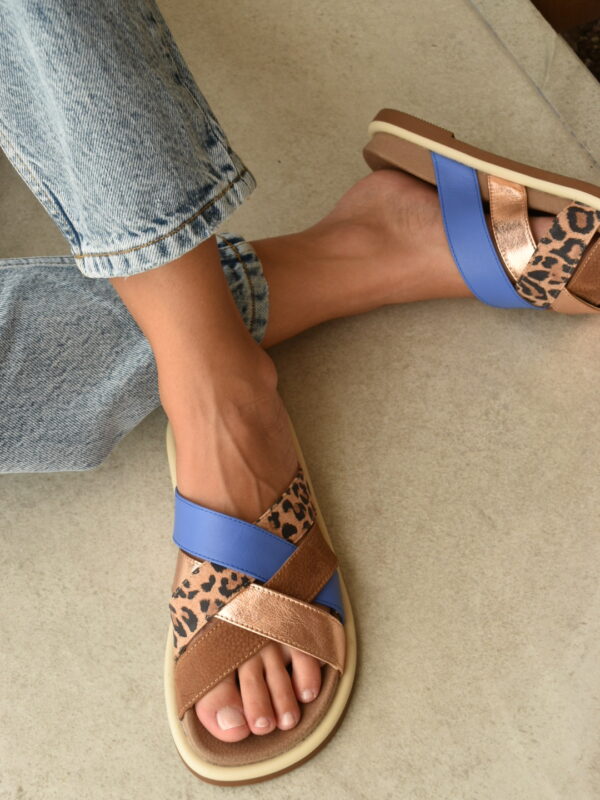 Sandalias Alli celestes y print