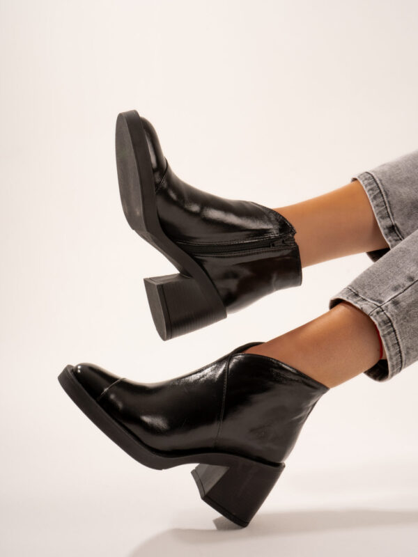 Bota Larimar Full Black