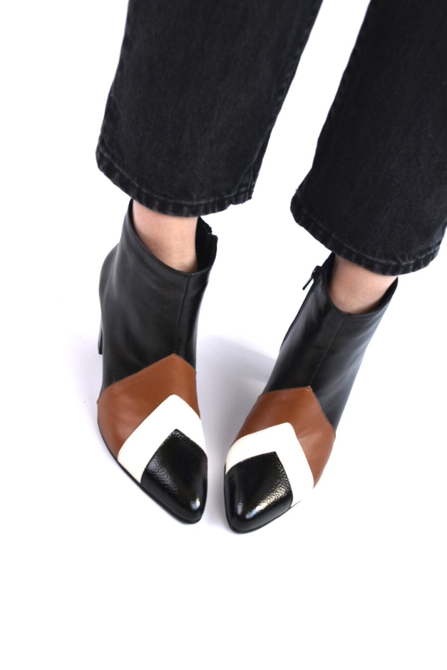 IMG_2699 (1) Bota Amolita combinada Negra y Marron